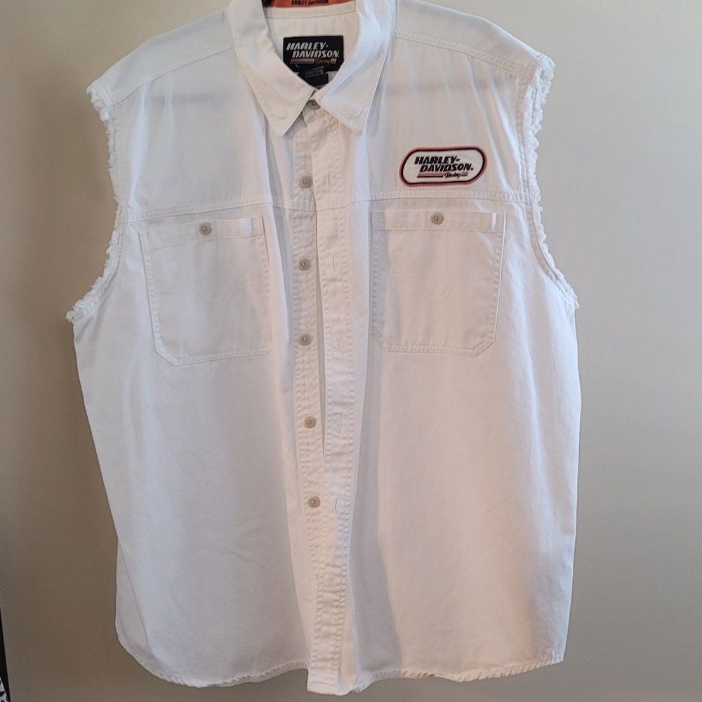 Men's XXL Harley-Davidson White Sleeveless Shirt. Great condition!
